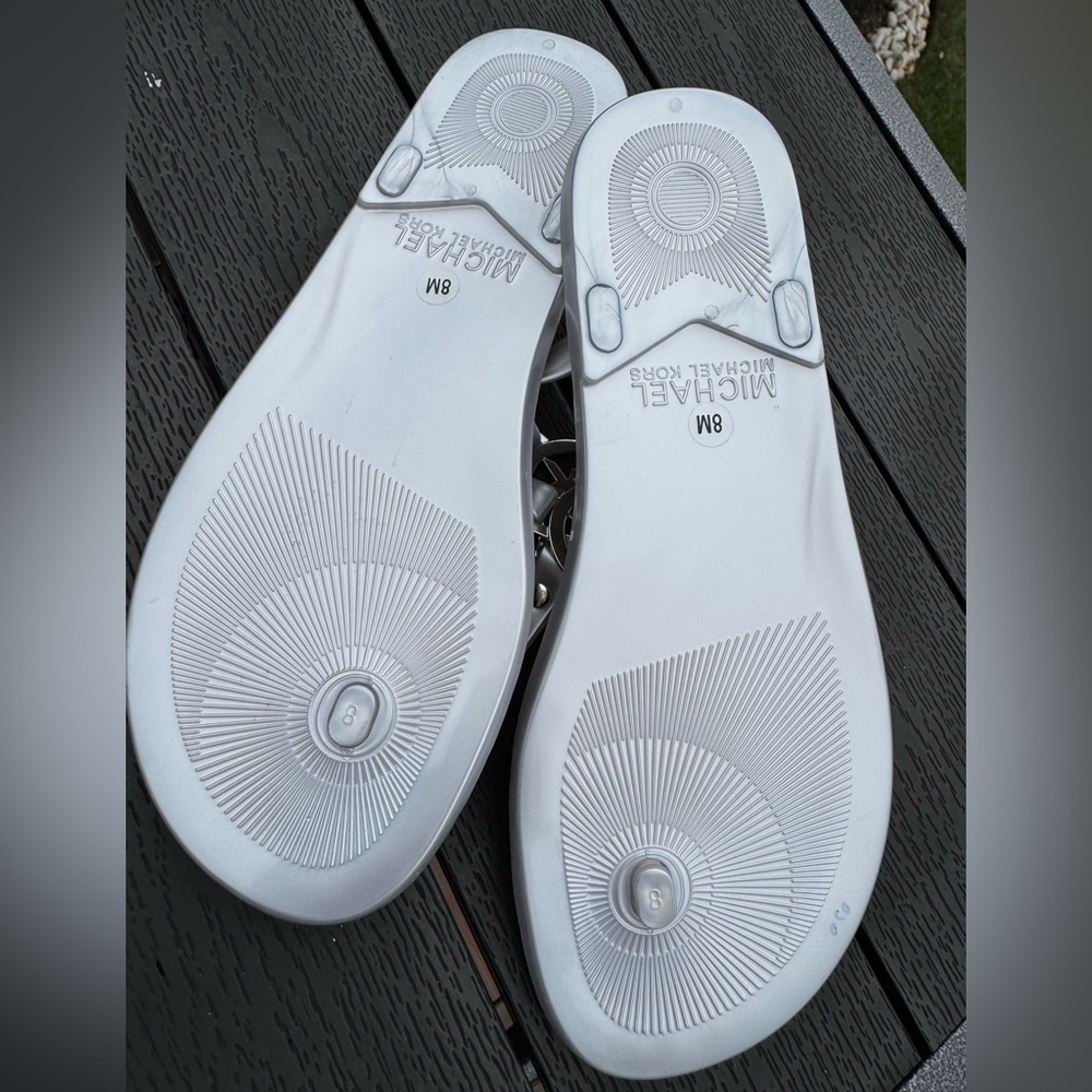 NWT Michael Kors Signature Sandals - Picture 3 of 3